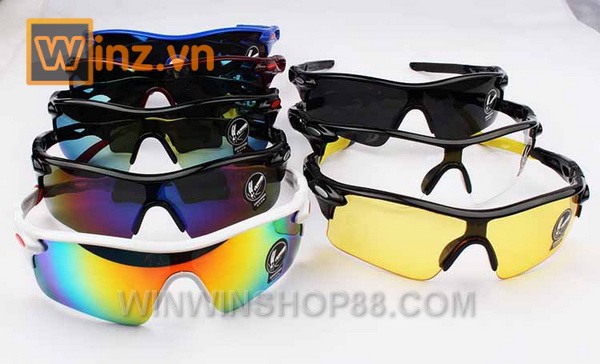 Mat-kinh-di-phuot-Oakley-009181