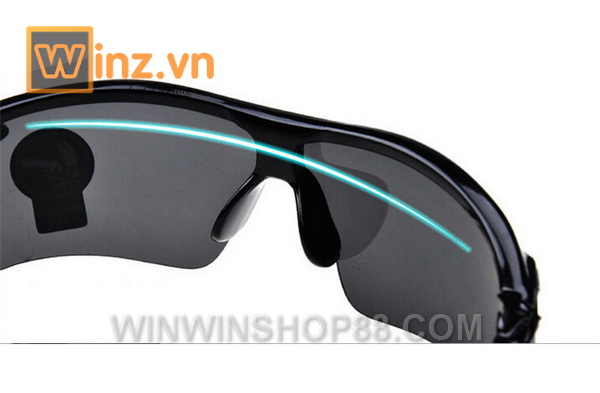 Mat-kinh-di-phuot-Oakley-009181