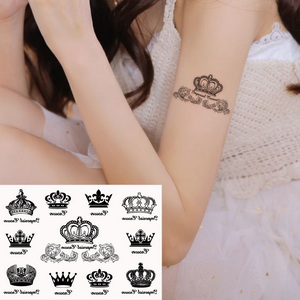 Tattoo dán nghệ thuật: Với những mẫu tattoo dán nghệ thuật độc đáo và sáng tạo, bạn có thể thể hiện phong cách của mình một cách thú vị và cá tính. Bạn không cần phải lo lắng về đau đớn và chi phí quá đắt đỏ vì những hình xăm này đều làm từ chất liệu an toàn và có thể thay đổi khi bạn muốn.