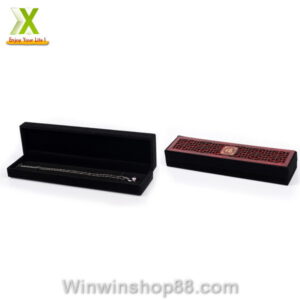 Hộp vải nhung đựng trang sức dây chuyền chữ phúc - Hình ảnh 3