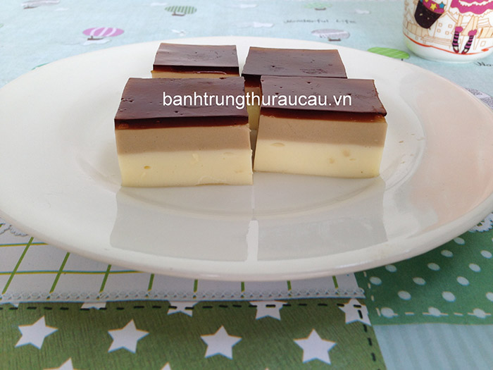 banh-trung-thu-rau-cau-tiramisu-tai-TPHCM