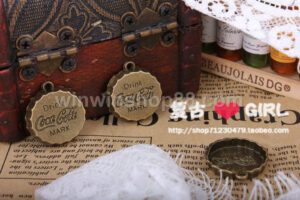 Mặt dây chuyền hình nắp chai cocacola mdc83 - Hình ảnh 3
