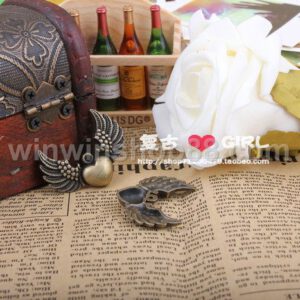 mat day chuyen hinh trai tim co canh 3