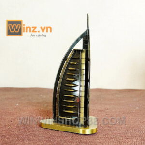 Mo-hinh-khach-san-Burj-Al-Arab-cao-15-cm