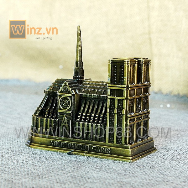 Mô hình nhà thờ Đức Bà ở Paris