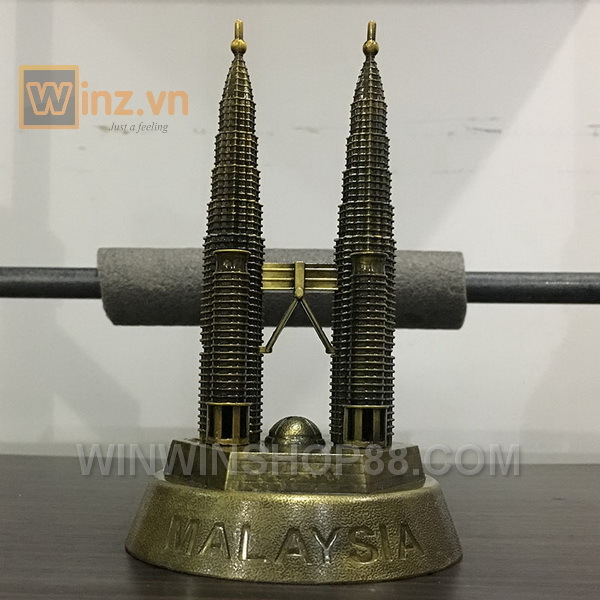Mo-hinh-thap-doi-Petronas-cao-16.5-cm
