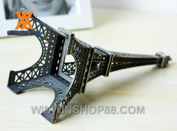 Mo-hinh-thap-eiffel-loai-lon